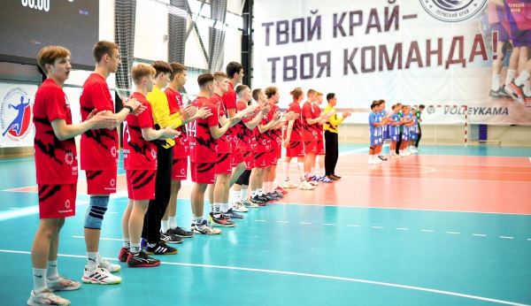 Мужское молодежное первенство стартовало пятью матчами