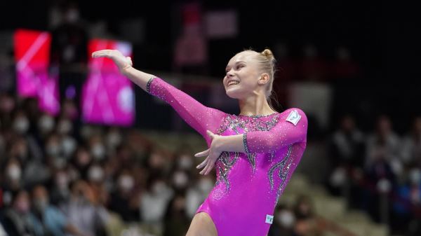 Российская гимнастка Мельникова стала второй в вольных упражнениях на турнире в Париже