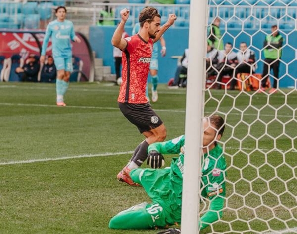 Дзюба сделал «Зениту» дорогой подарок. Петербуржцы чудом унесли ноги из Самары