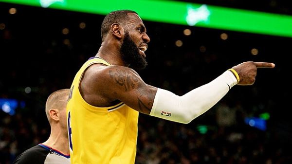 «Подойдёт какой-то фанат — бей его локтем». Экс-телохранитель Леброна — о просьбе игрока